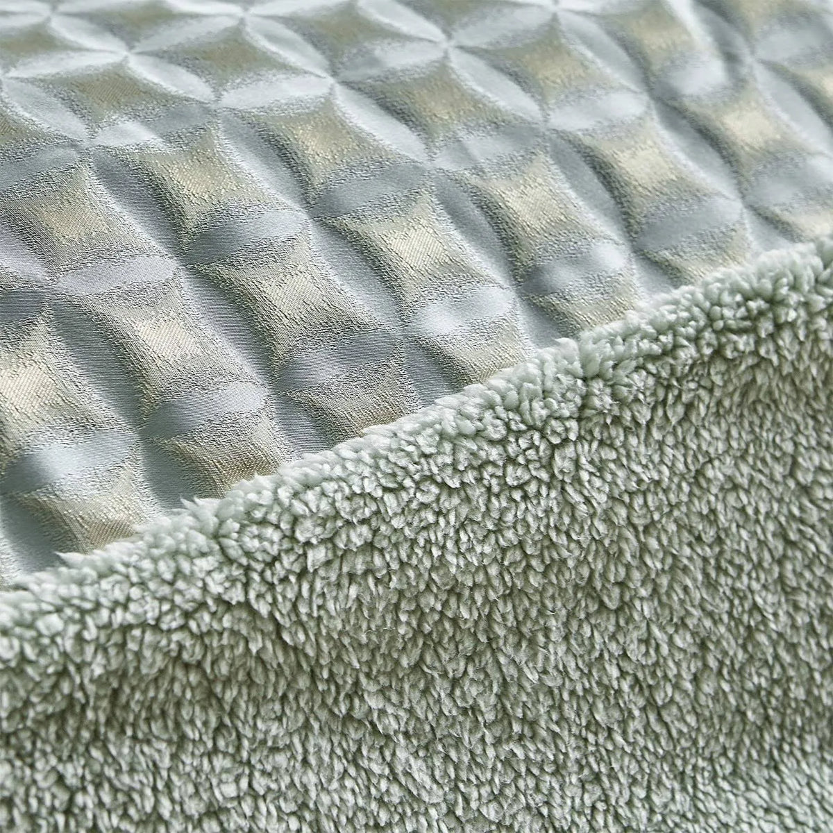 Oversized Jacquard Comforter Queen Q46177