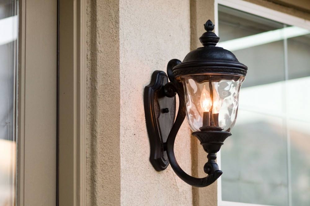 Bronze 3-Light Outdoor Hanging Lantern Y817