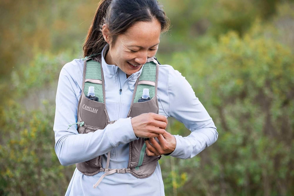 Women’s Running Hydration Vest 34oz, Silver/Blue Haze P472742