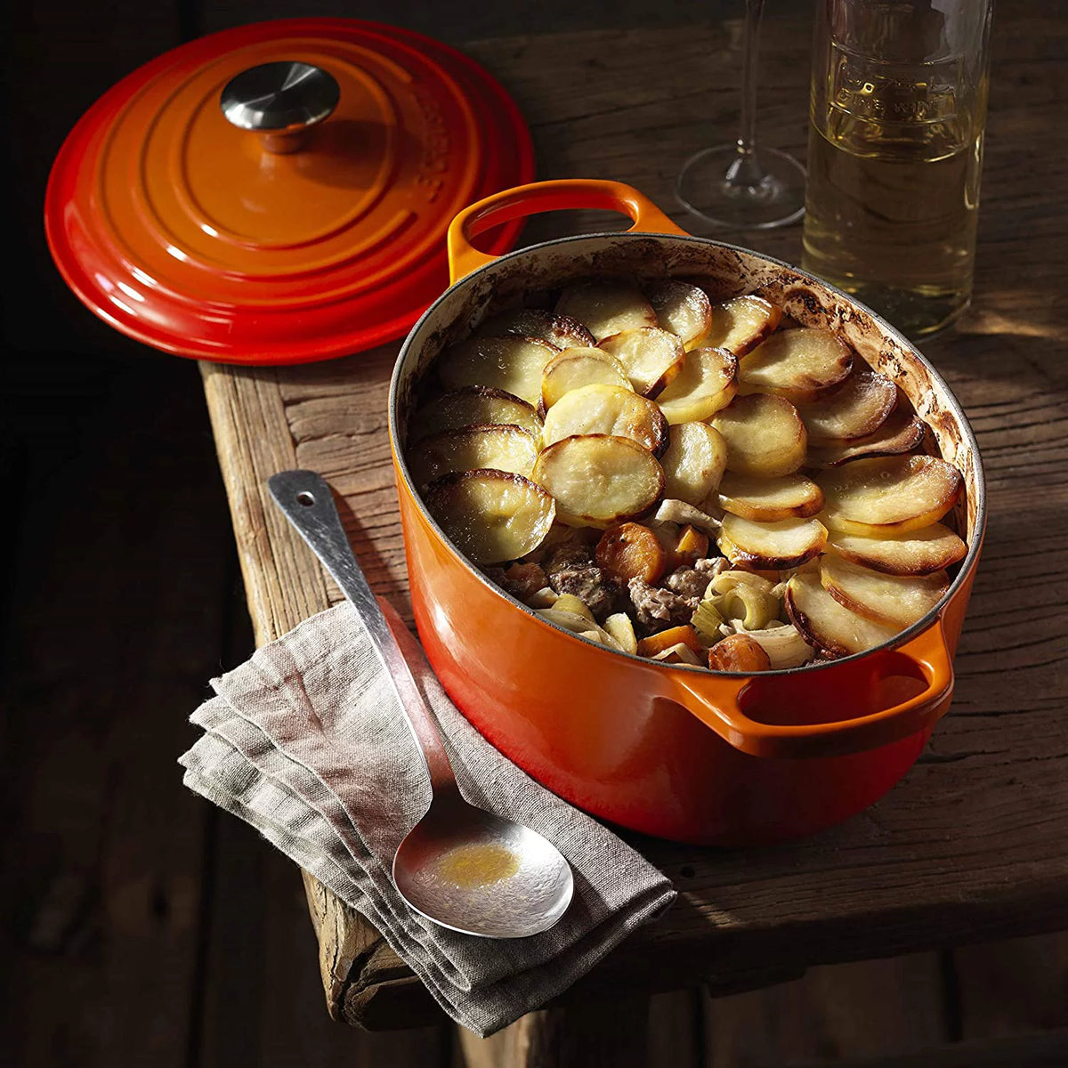 5 qt. Oval Dutch Oven D504751