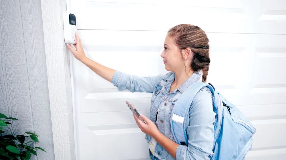 Smart Garage Video Keypad with Camera Q769