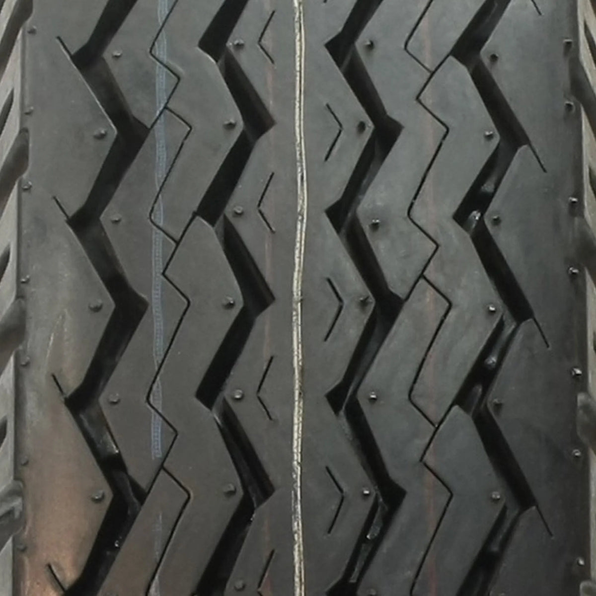Commercial Tire R4035